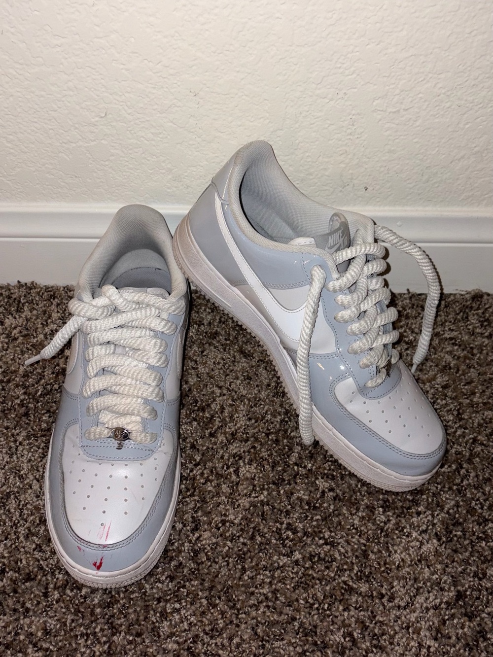 Nike Low-Top Sneakers in White and Light Gray
